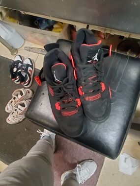 Air Jordan 4 Retro Red Thunder
